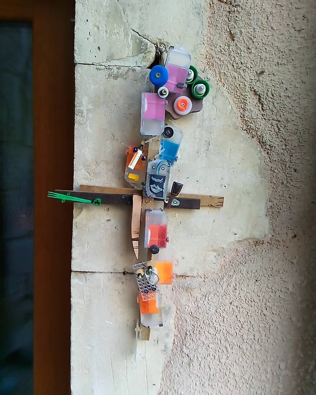 Crucifix Contemporain, Crucifixoplasticus Colordei, Objet-Créateur, Dévotion Coll. Art Populaire Icô