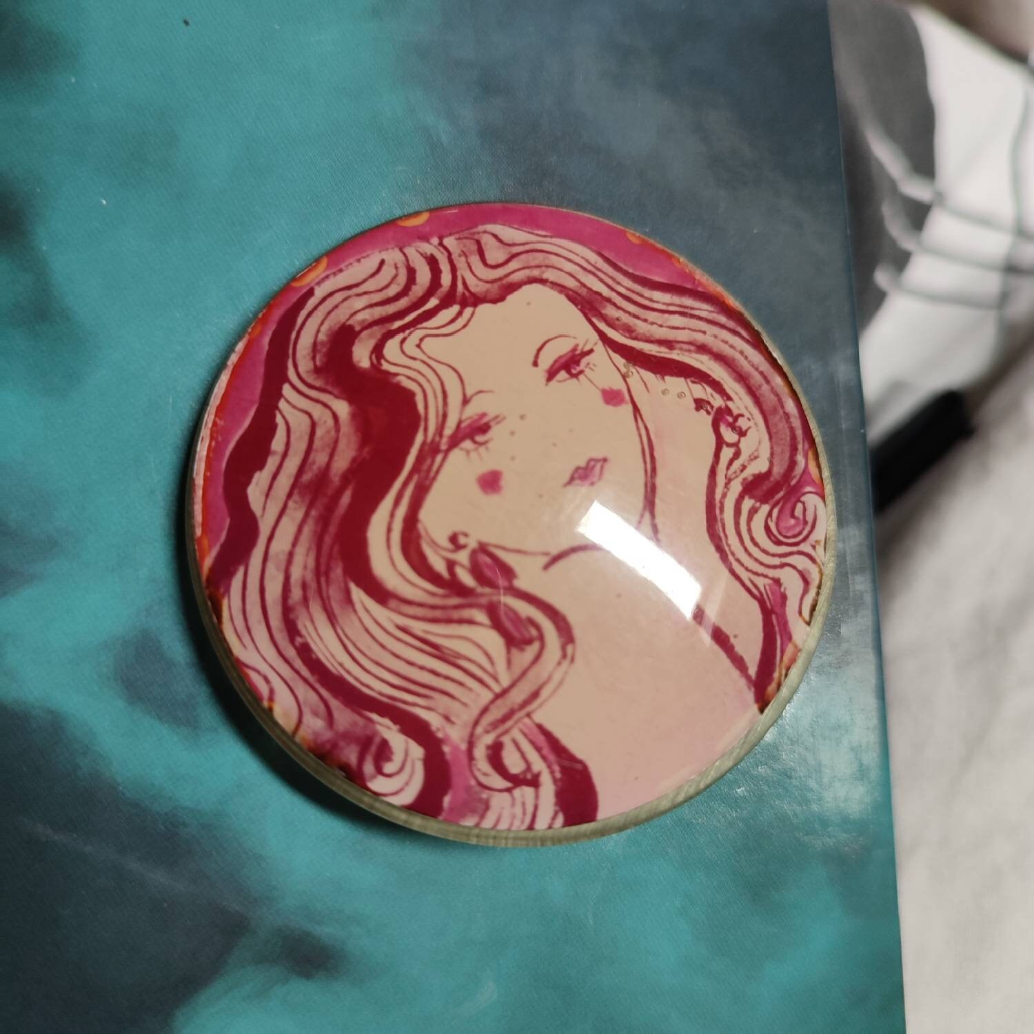Broche Vintage Portrait De Femme Signée Lea Stein - Années 1970-80 - Thème Années 20 - Occasion