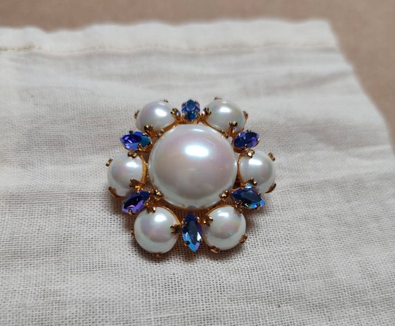 Vintage crystal brooch deals