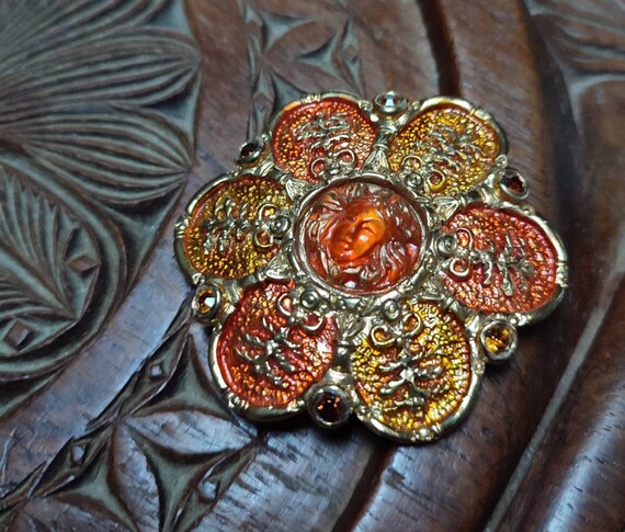 Broche En Résine Dorée Perles Et Cabochon En Verre Brun