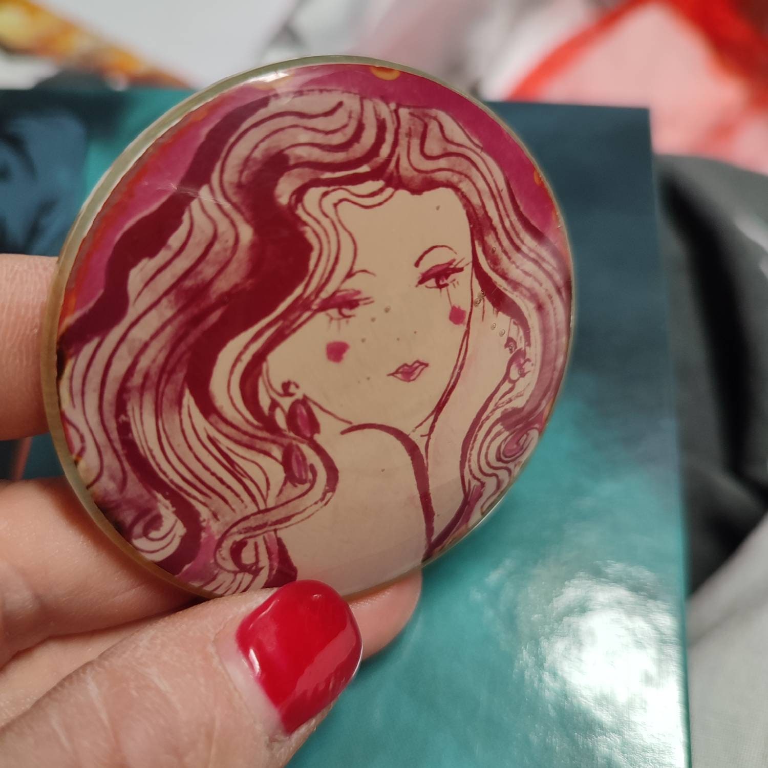 Broche Vintage Léa Stein Première Période - Motif Visage Femme Contour Orange/rose