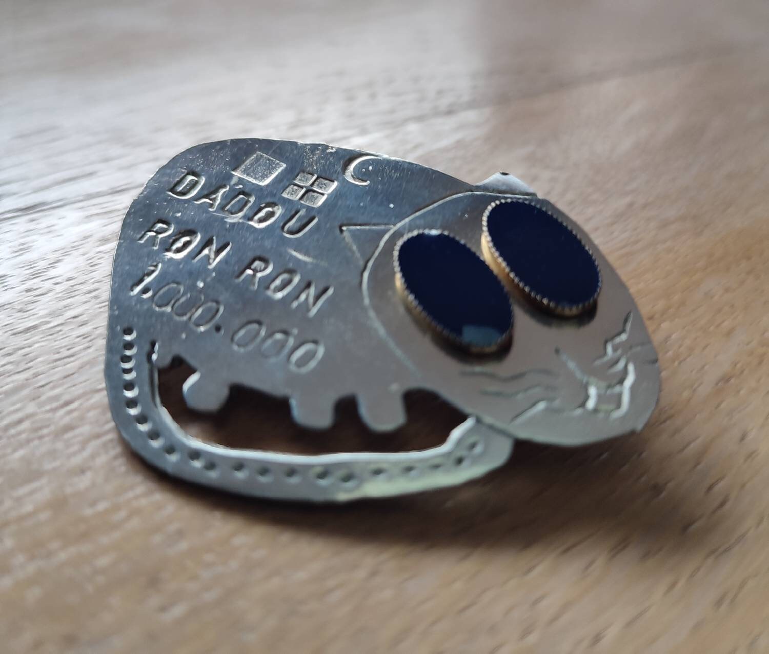 BROCHE EN ÉTAIN signée FERRAGGIOLI FRANCE - PIERRE BEX - VINTAGE