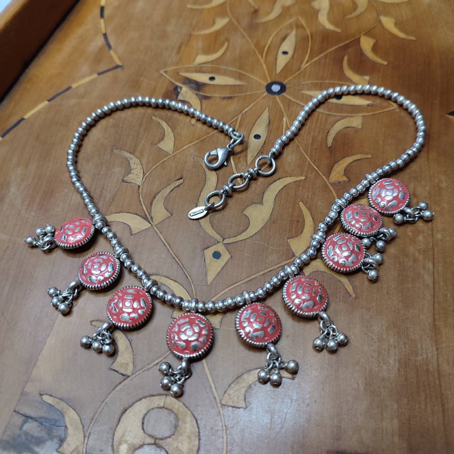 Collier Sautoir Scooter Paris - Perles Rouges Pâte De Verre Et Breloques Argentées - Neuf