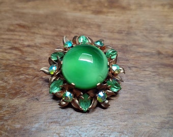 Art Deco Sublime Moonglow brooch 1940-1950-1960 Flower leaf Olive Green Crystals Luminous Peridot Cabochon center glass Lucky flower jewel