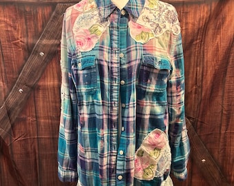 Bleach washed,,country floral duster,flowers,vintage,lace,woman&#39;s XL  flannel
