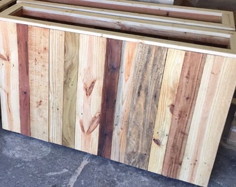 Reclaimed Pallet Wood Planter Box