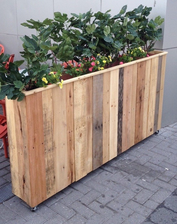 Reclaimed Pallet Wood Planter Box