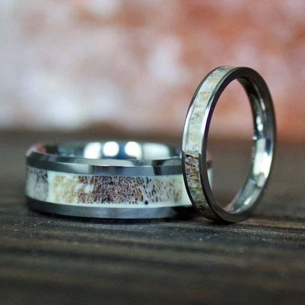 Conjunto de alianças de casamento de prata para ele e para ela, conjunto de alianças de casamento com incrustações de chifre de veado, conjunto de 2 anéis de chifre de veado, anéis de casal brancos e prateados