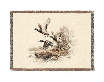 Flying Mallard Ducks Woven Blanket | Rustic Wildlife Tapestry Throw