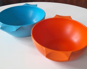 Vintage Melaware Plastic Bowls Blue And Orange