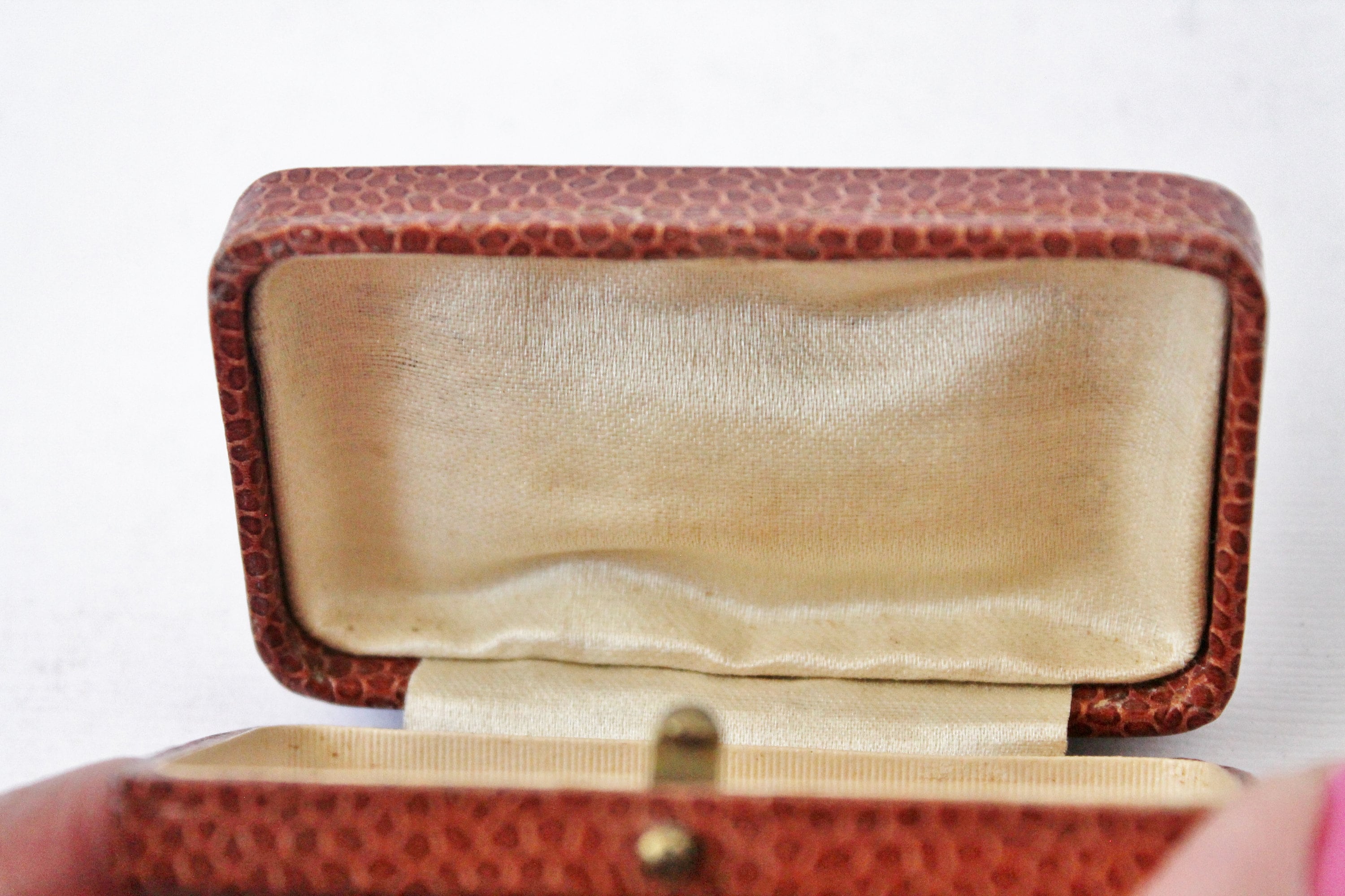 PRESENTATION BOX Antique Leather Jewelry Box German Gift Box Automatic Open Jewelry Display