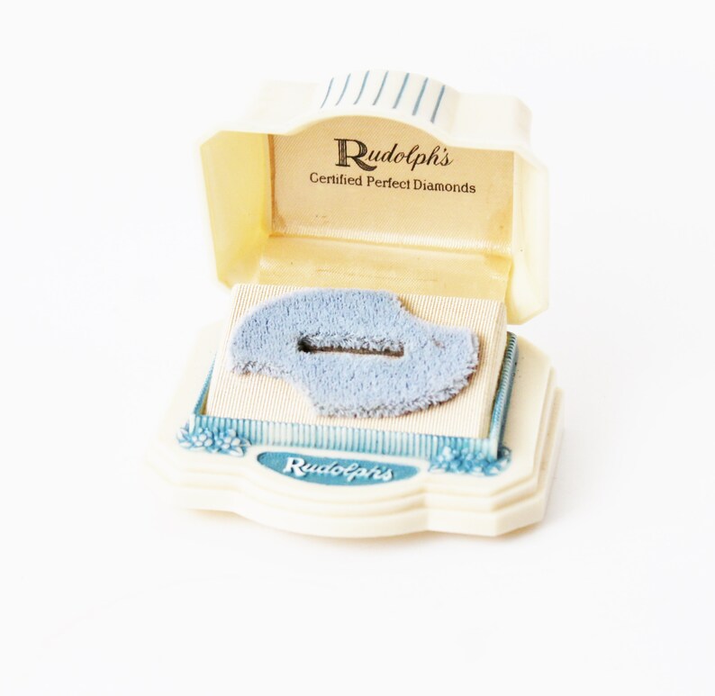 PRESENTATION BOX Vintage Plastic Celluloid Molded Ring Jewelry Display