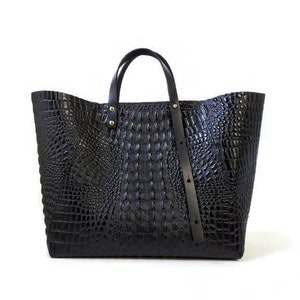 Large black leather tote bag in black crocodile embossed leather // Large market bag // work or travel bag