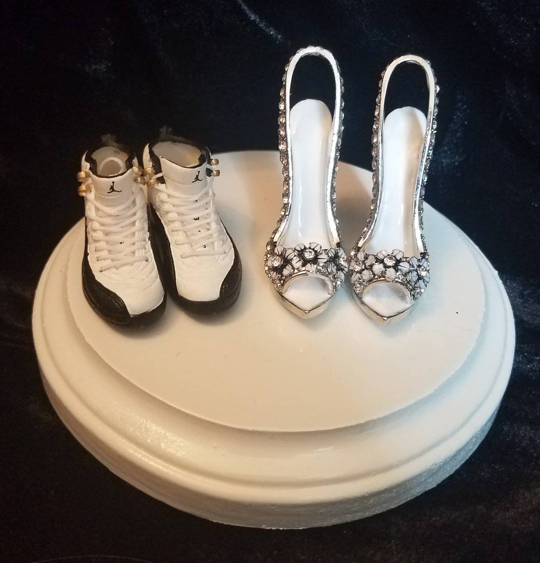 michael jordan with the tennis shoes