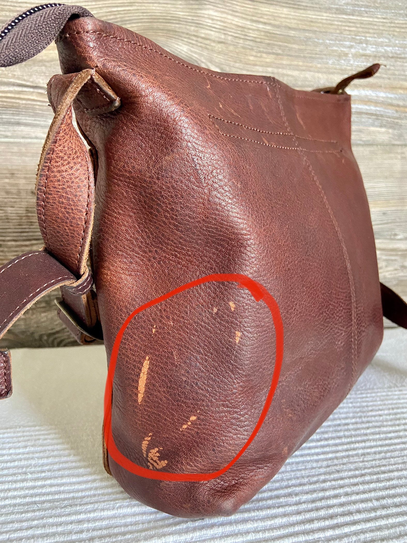 Vintage DULUTH Trading Brown Pebbled Leather Saddle Sling 
