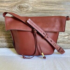 Vintage LUCKY BRAND Brown Leather Shoulder Bag Flap Purse Ship Free