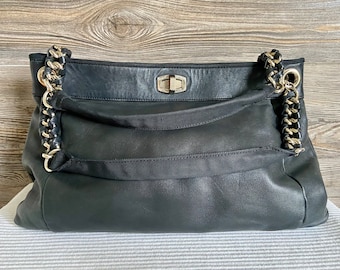 chanel slingbag