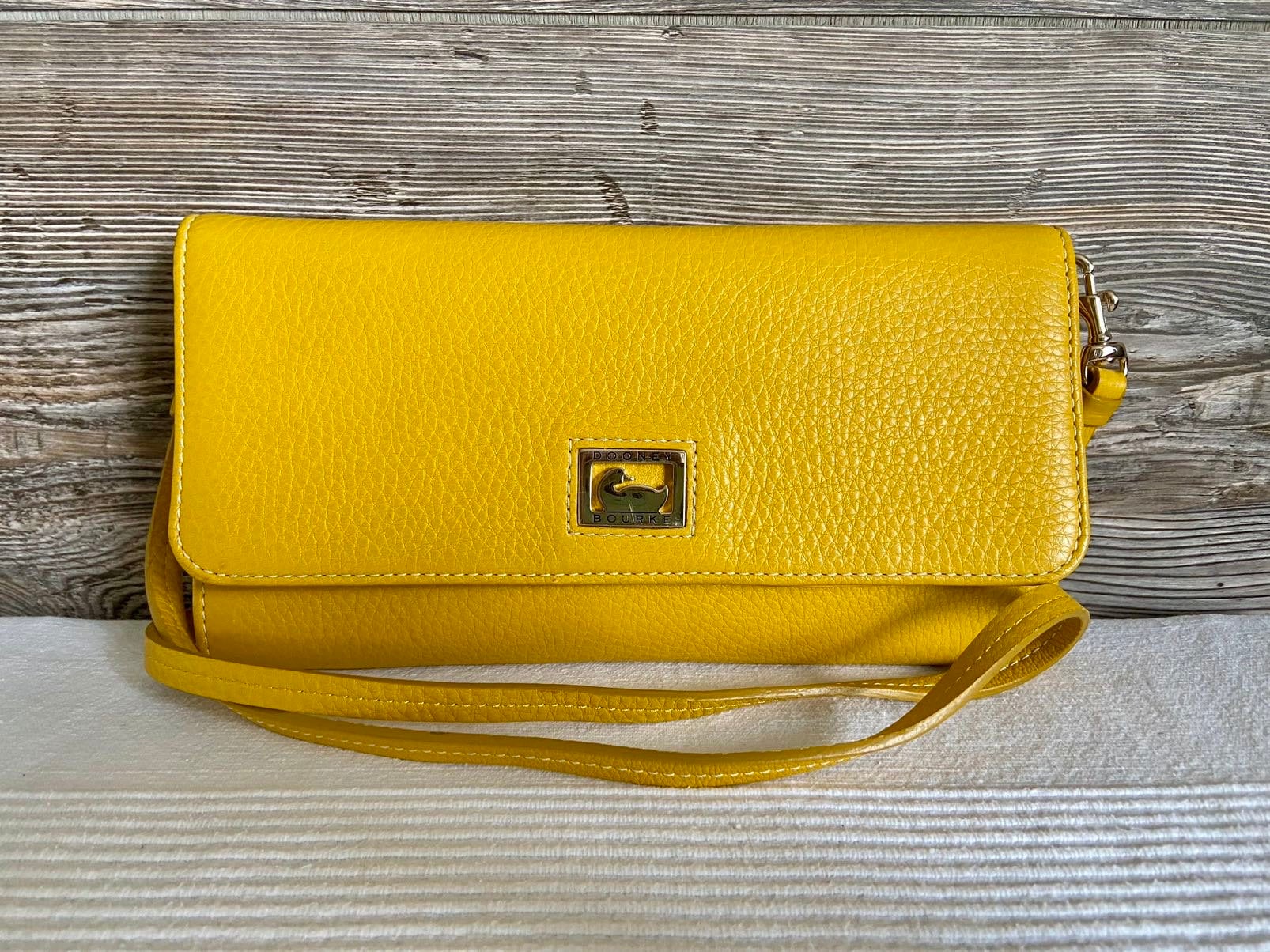 Vintage Dooney and Bourke Yellow Leather Flap Shoulder Bag  display picture 1