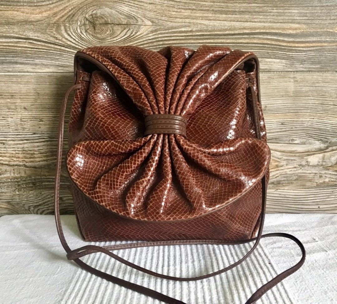 VINTAGE UNBORN CALF CUSHION ハラコ 縦45 横45 Vintage PAOLA DEL LUNGO Brown Croco Embossed Leather Shoulder