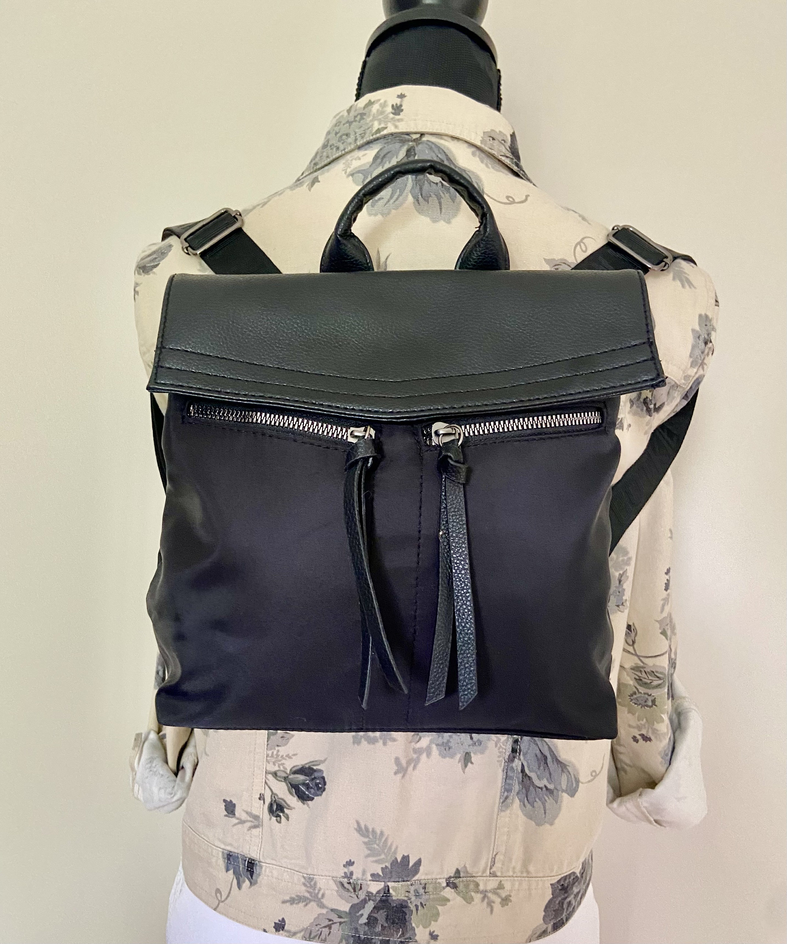 Vintage BOTKIER Black Backpack Daypack Shoulder Bag Ship 