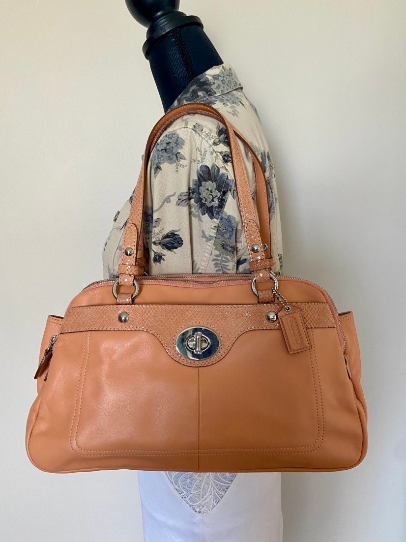 バッグ Coach Penelope Demi Pouch Turn Lock Bag Coach Penelope Demi Pouch Turn Lock Bag G10 | eBay