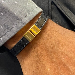 Herren & Damen Unisex Atlantik Lachsleder Armband Schwarz, vergoldeter Edelstahlverschluss, umweltfreundliche Fischhaut, nachhaltig