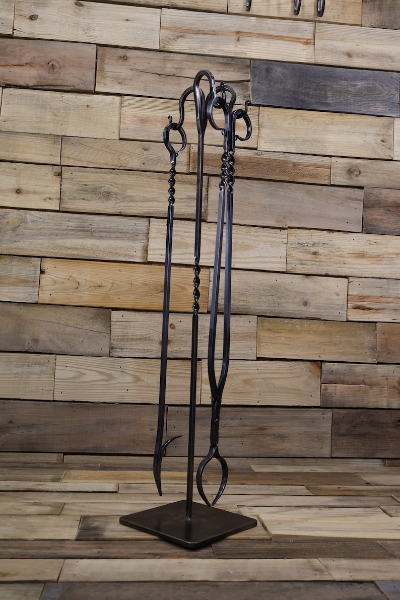 Kaminbesteck und Ständer Bild 1