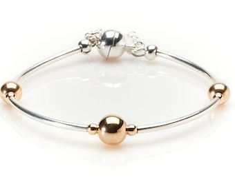 Gold ‘Seaside’ Bracelet with magnetic clasp with silver chain