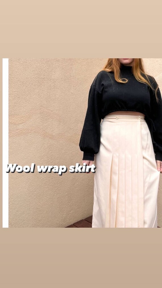 Vintage cream wool skirt Gem