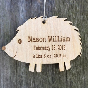 Personalisierte Waldland Igel Ornament: Babys erstes Weihnachten