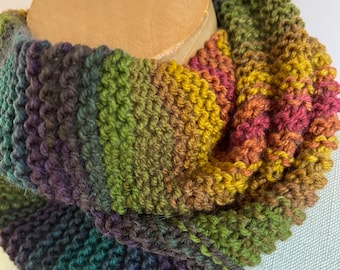 Hand made knitted snood pepper