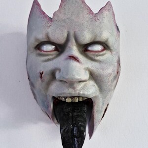 Exorcist Regan wall hanger image 2
