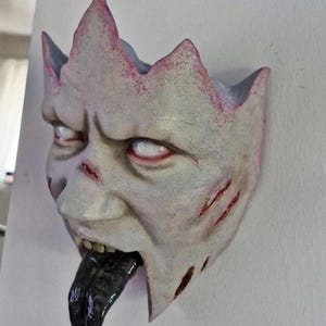 Exorcist Regan wall hanger image 4