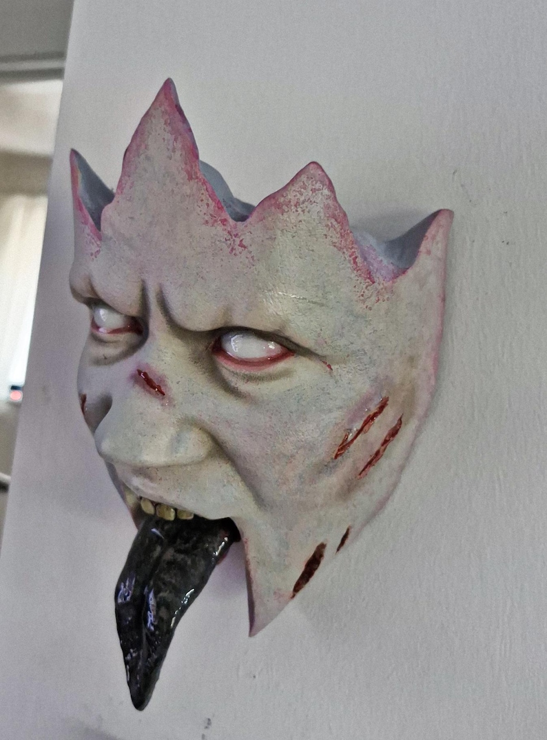 Exorcist Regan wall hanger image 4