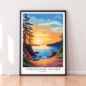 K&ouml;nnte beinhalten: Eine farbenfrohe Illustration eines Sonnenuntergangs &uuml;ber einem Gew&auml;sser mit B&auml;umen auf beiden Seiten. Der Text "VANCOUVER ISLAND CANADA" befindet sich am unteren Rand des Bildes.