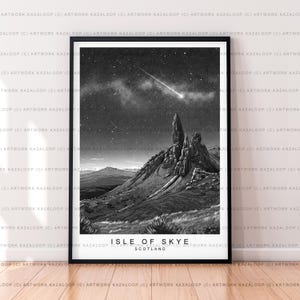 Illustrazione in bianco e nero dell'Isola di Skye, Vecchio di Storr, Scozia, Isola di Skye, Notte, Senza cornice, Arte di stelle e montagne, Scozia