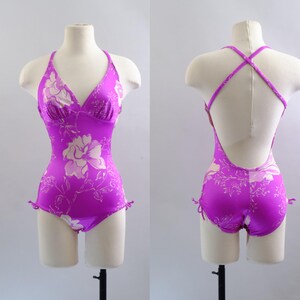 Maillot de bain Roxanne vintage des années 80 - Une pièce à fleurs violettes - Coupe parfaite - Taille 10/32 C - Fabriqué aux États-Unis