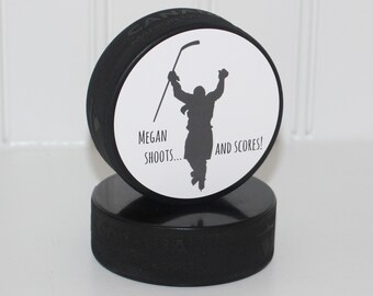 "NAME" Shoots and Scores! - Puck Sign
