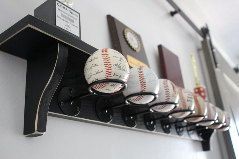 Présentoir de baseball, étui, support, support, cadeau pour entraîneur de baseball, joueur, étagère pour trophées, décoration murale de baseball, anniversaire de baseball, déco de Mancave de baseball Holds 8 BBLLS - Blk