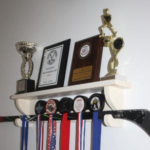 Hockey Puck Display Shelf, Hockey Player Gift, Hockey Trophy Shelf, Hockey Girl Gift, Hockey Gift Ideas, Hockey Room Decor, Fun Hockey Gift