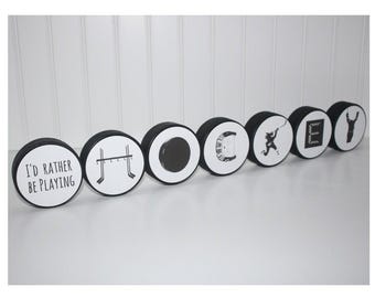"I'd rather be playing HOCKEY" Pucks Sign