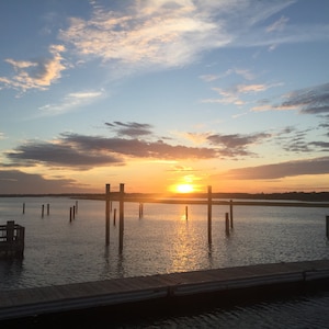 Pilings on the Sound at Sunset - Oak Island, NC - Download istantaneo