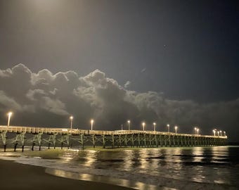 ノースカロライナ州オークアイランド桟橋の夜景（インスタント写真ダウンロード）
