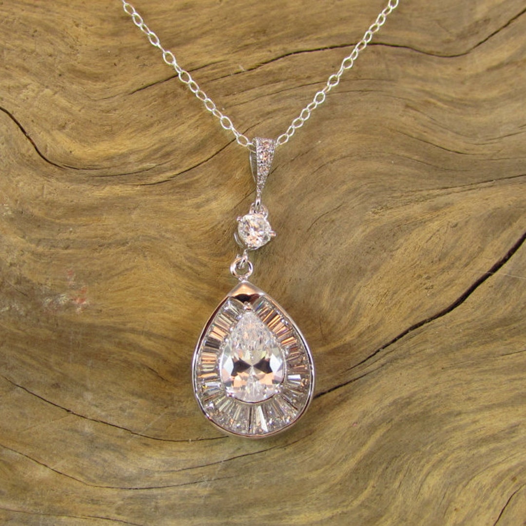Fashion Women's 925 Sterling Silver Clear Pear Cubic Zirconia  Pendant