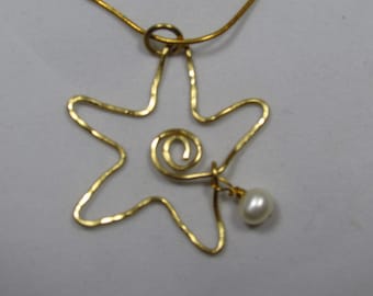 Gold Starfish Necklace with Keshi Pearl