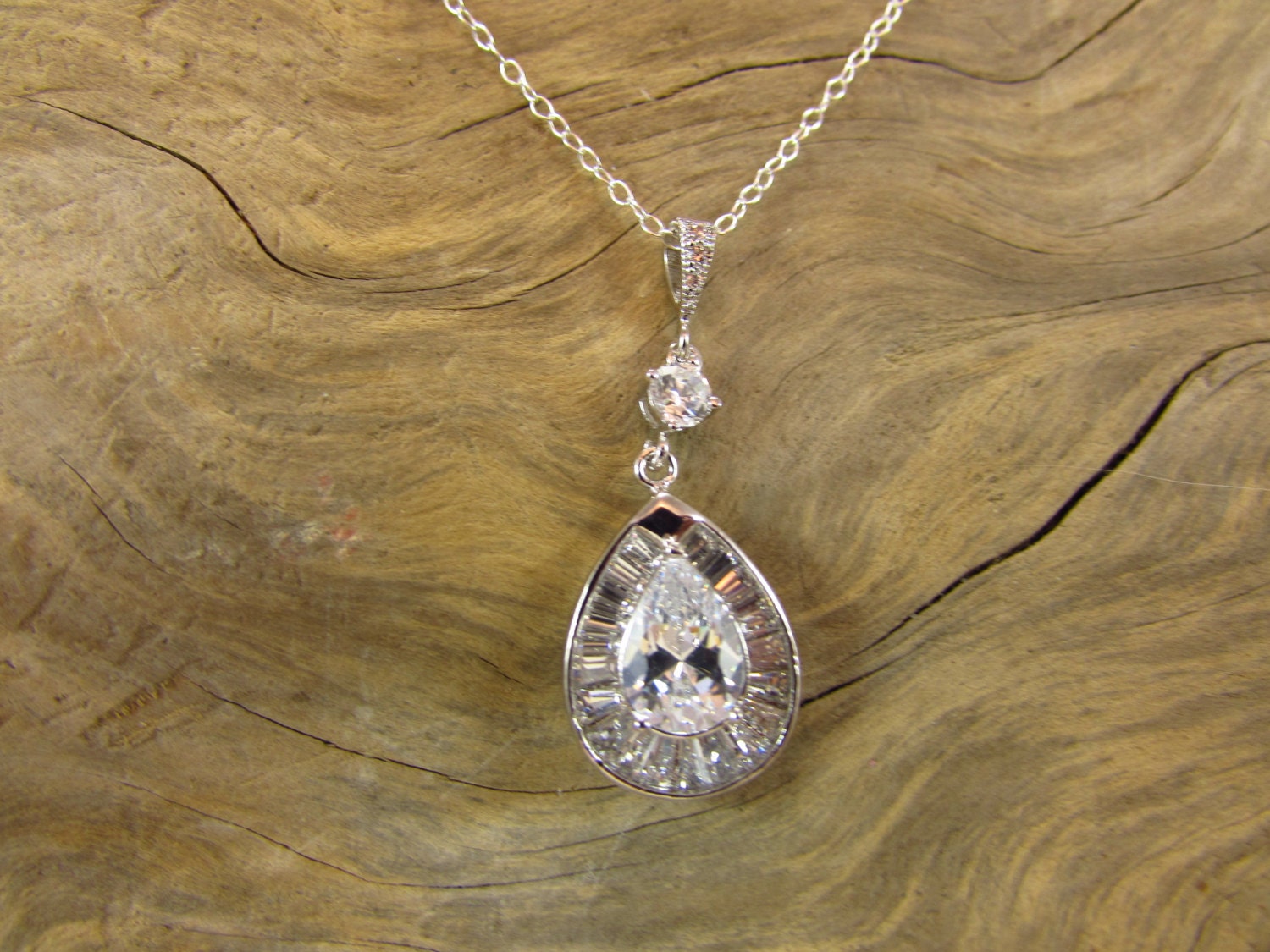 Dedicate Pear Shape Cubic Zirconia Bracelet main image 1