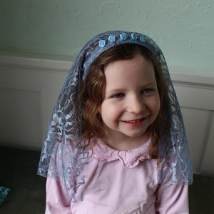 Mid Length Girls Headband Veil Flower embellishment Various Color Options chapel veil, mantilla, Catholic, head covering Bild 7