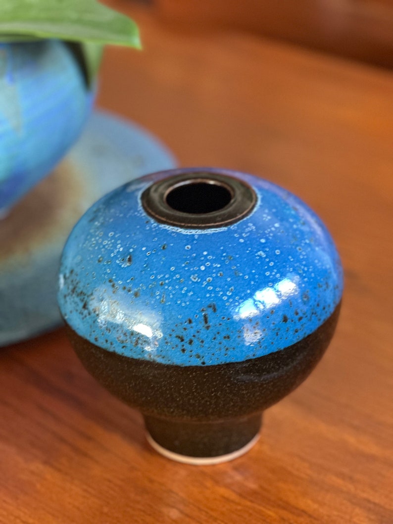 Gil Harrison studio pottery MCM Vase image 2