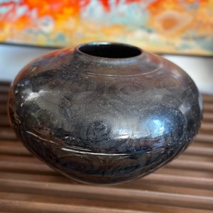 Yukio Onaga studio pottery vase image 2