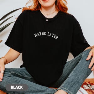 Sarcastic Mom Shirt, Mom Humor Tee, Overstimulated Mom Tshirt, Funny Exhausted Teacher Gift, Minimal Comfort Colors Tee, Unisex Relaxed Fit Bild 3